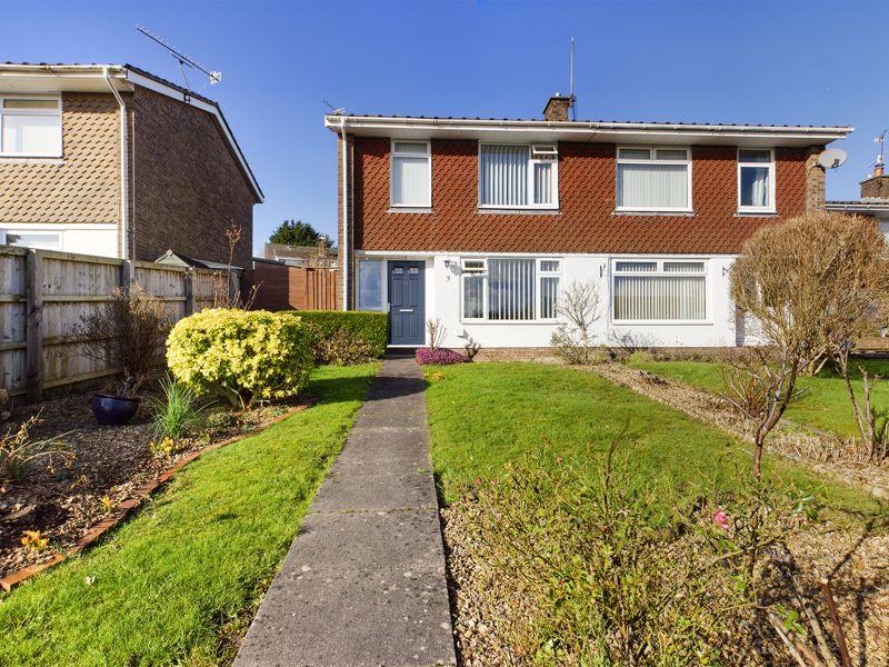 Ivor John Walk Caerleon NP18 3TD 3 bed semidetached house £250,000