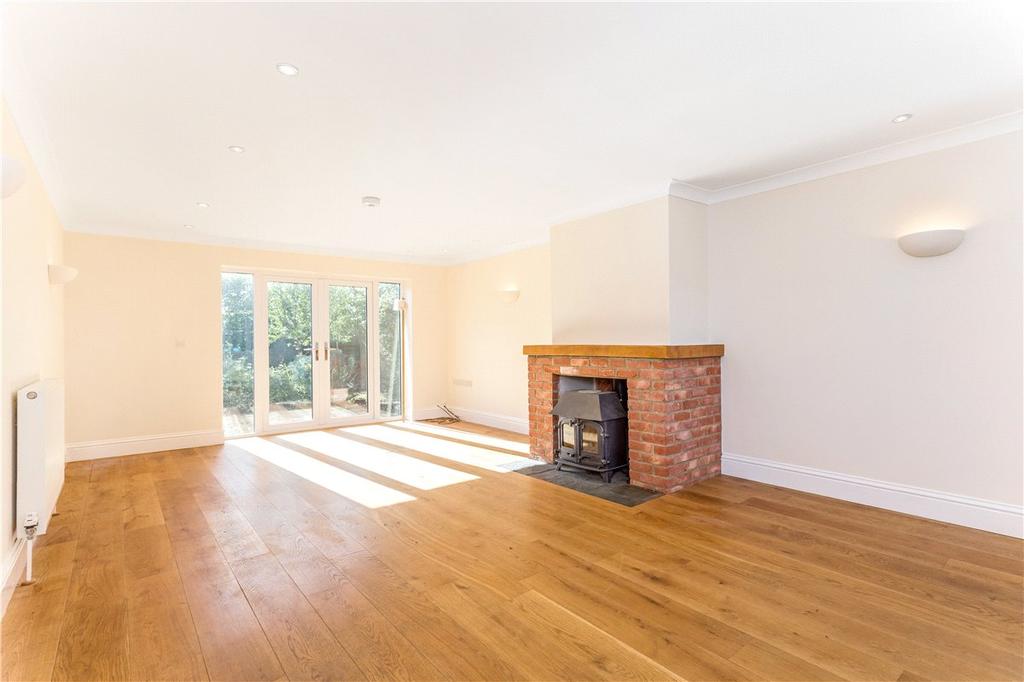 Brook Farm Close, Twyford, Buckingham, MK18 5 bed detached house £