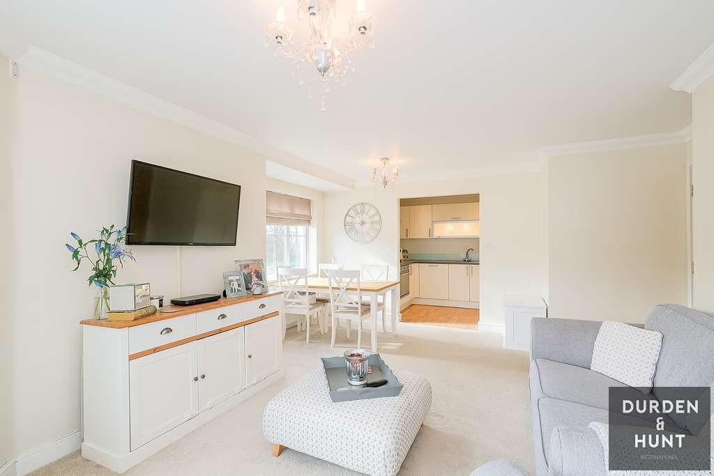 Walter Mead Close, Ongar, CM5 2 bed ground floor flat £315,000