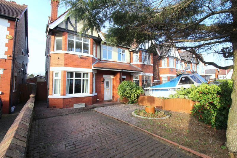Norwood Crescent, Southport 3 bed semidetached house £250,000