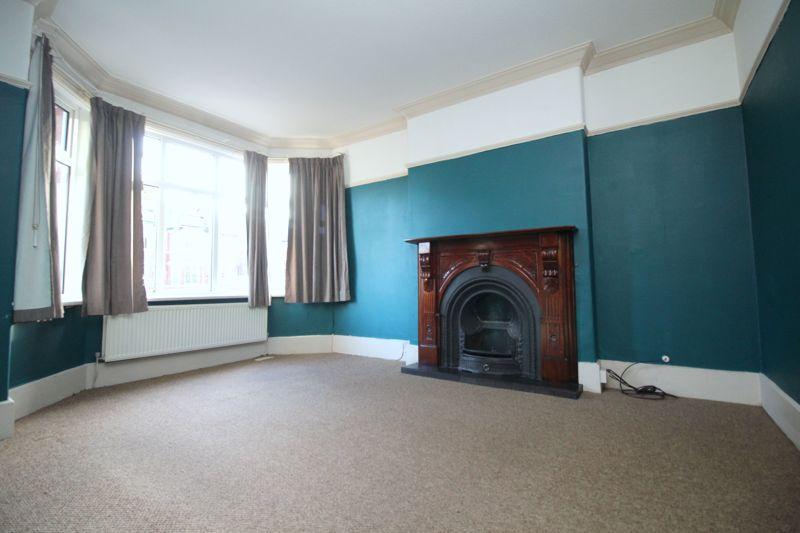 Norwood Crescent, Southport 3 bed semidetached house £250,000