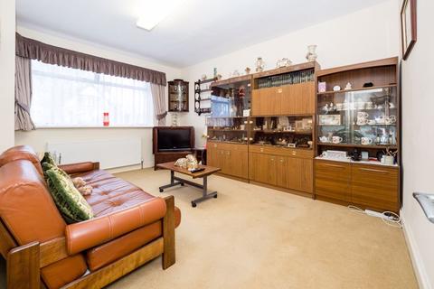 6 Deveron Way, Romford, RM1 4UL