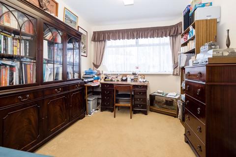 6 Deveron Way, Romford, RM1 4UL