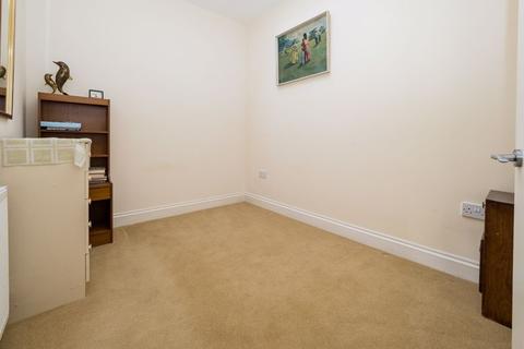 6 Deveron Way, Romford, RM1 4UL