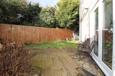 17 Greenfields, Whetstone, Leicester, LE8 6NY