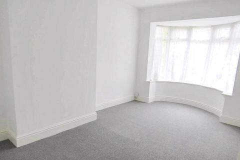 3 bedroom flat to rent, Swinley Gardens, Newcastle upon Tyne NE15