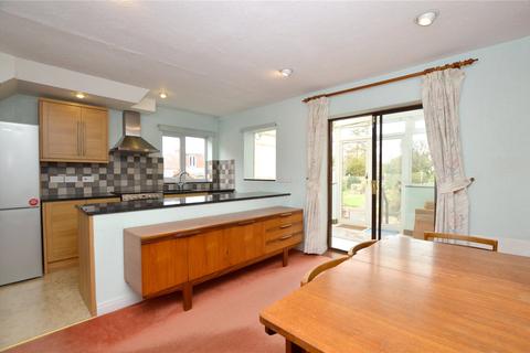 19 Bramstan Gardens, Leeds, LS13 3JQ