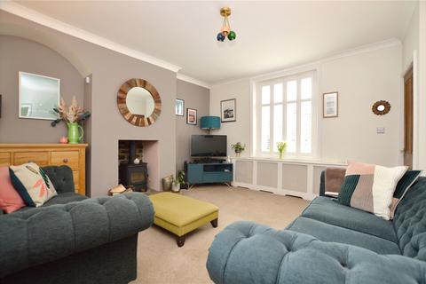 3 bedroom semi-detached house for sale - Carr Road, Calverley, Pudsey