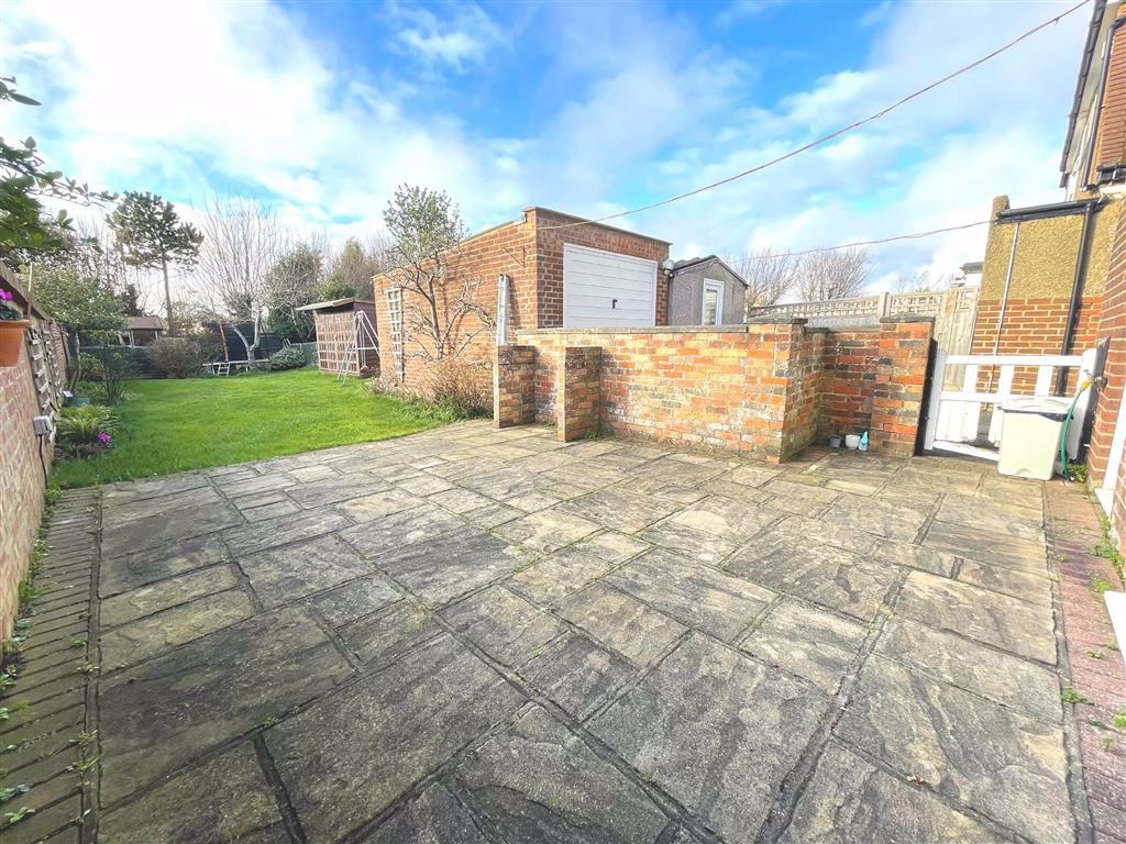 Holmes Avenue, Hove, East Sussex 4 bed semidetached house £700,000