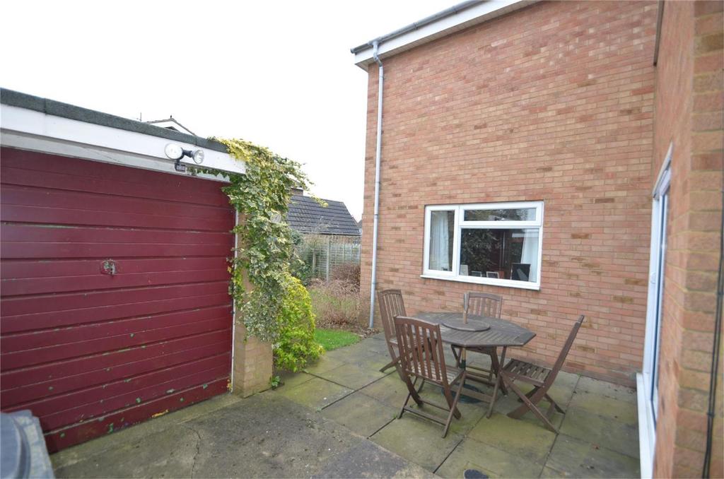 Shefford Road, Meppershall, Bedfordshire 3 bed detached house £1,350