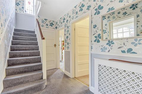65 Bradstock Road, Epsom, KT17 2LE