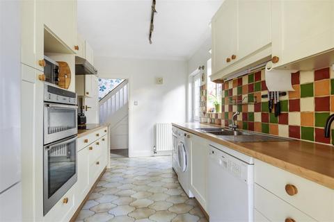 65 Bradstock Road, Epsom, KT17 2LE