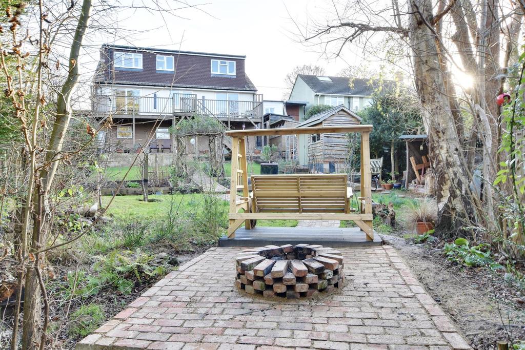 Broadway, Fairlight, Hastings 3 bed detached house £615,000