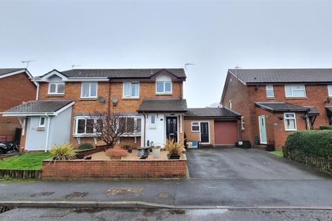 8 Brynheulog, Brynmenyn, Bridgend, CF32 9HP