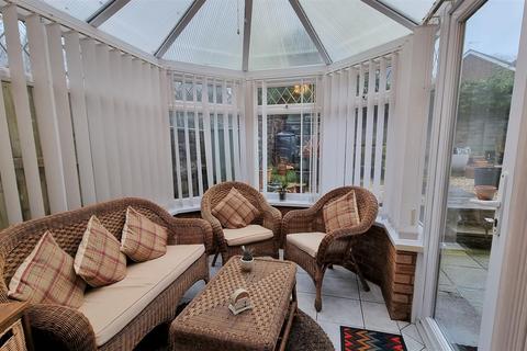 8 Brynheulog, Brynmenyn, Bridgend, CF32 9HP