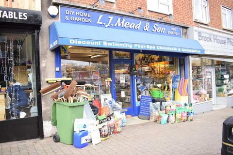 Shop to rent, Brook Parade, Chigwell