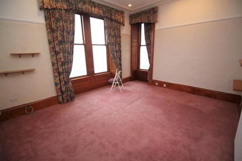 23 Ashton Road, Gourock, PA19 1BY