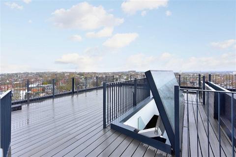 3 bedroom penthouse for sale, Finchley Road, Swiss Cottage, London