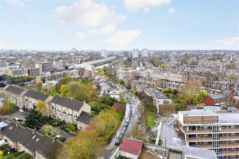 3 bedroom penthouse for sale, Finchley Road, Swiss Cottage, London