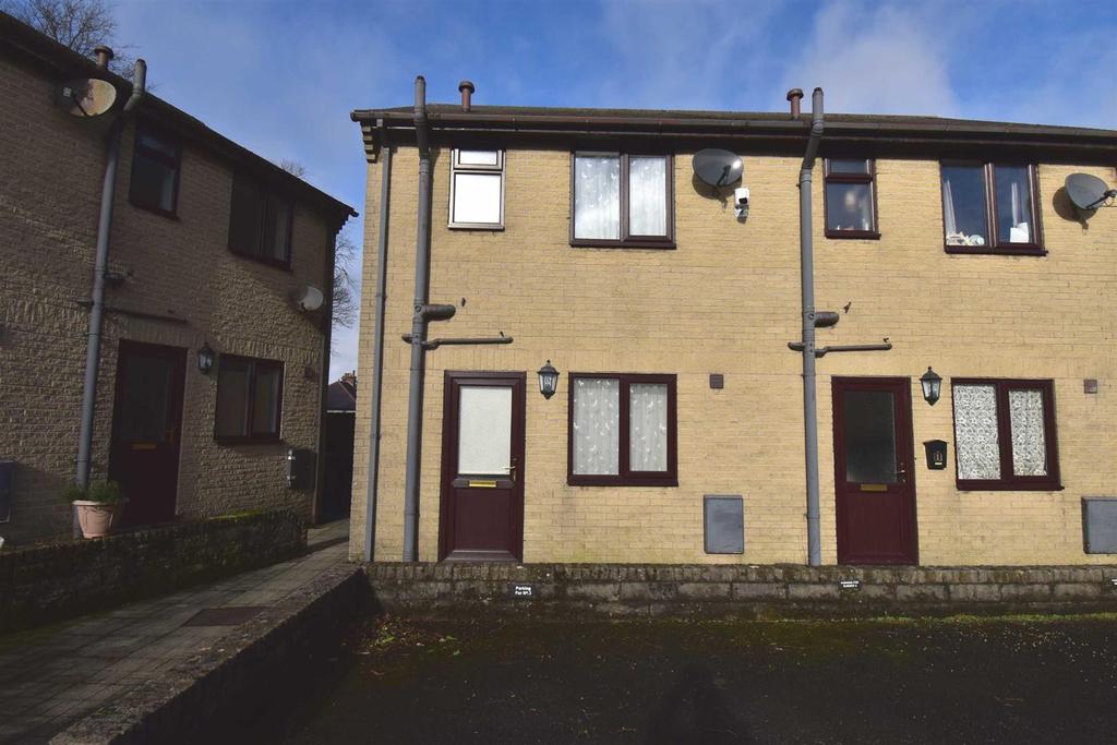 Albert Court, Buxton 2 bed semidetached house £135,000
