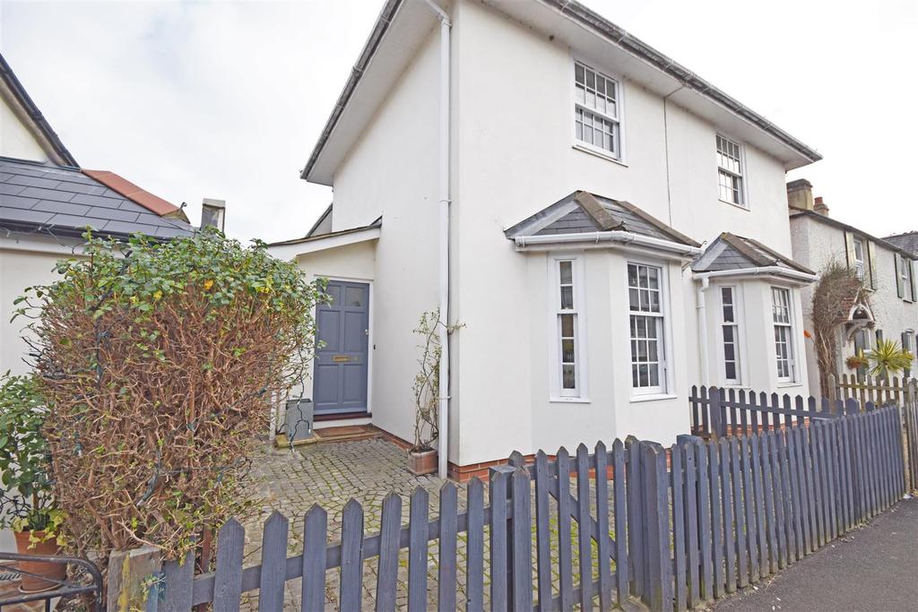 Second Cross Road, Twickenham 2 bed semidetached house £2,000 pcm (£