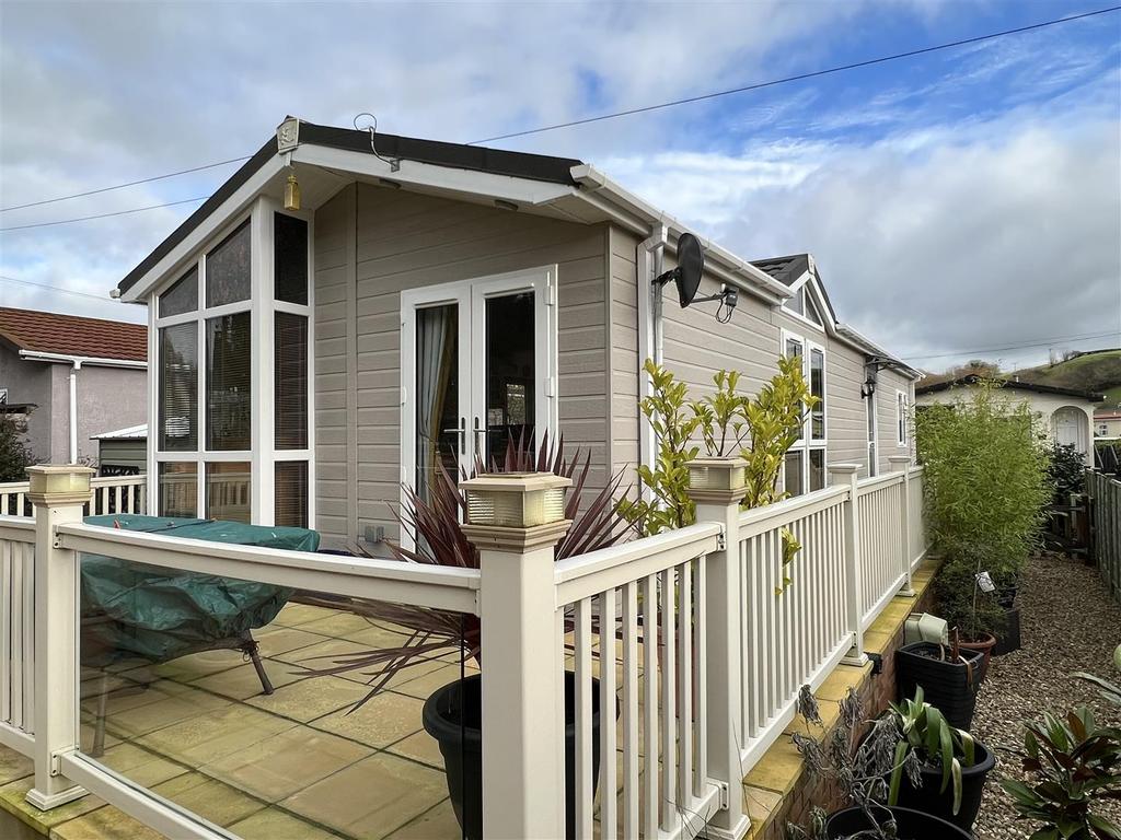 Mill On The Mole Residential Park... 2 bed bungalow £157,500