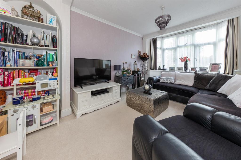 Ridgeway Avenue, Dunstable, Bedfordshire 3 bed semidetached house £