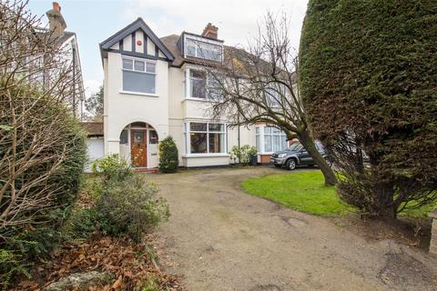 24 Park Avenue, Enfield, EN1 2HP