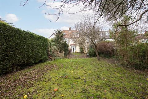 24 Park Avenue, Enfield, EN1 2HP