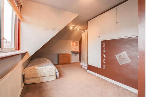 24 Park Avenue, Enfield, EN1 2HP