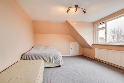 24 Park Avenue, Enfield, EN1 2HP