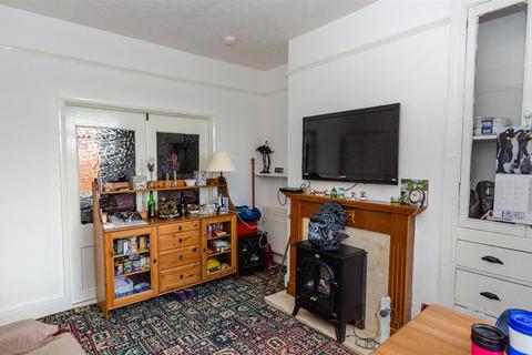 4 Leo Terrace, Withernsea, HU19 2JD