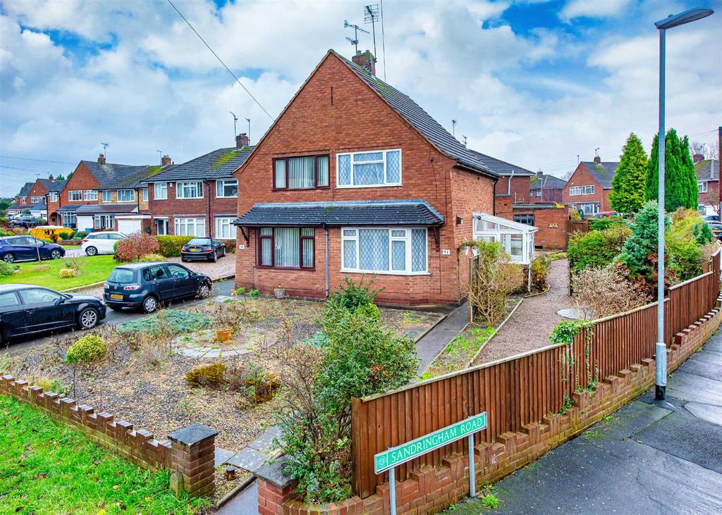 91 Planks Lane, Wombourne, Wolverhampton 2 bed semidetached house £
