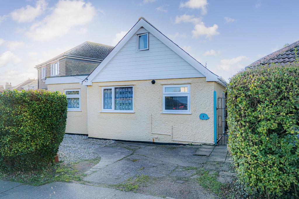 West Cliff Drive, Herne Bay 2 bed detached bungalow £325,000