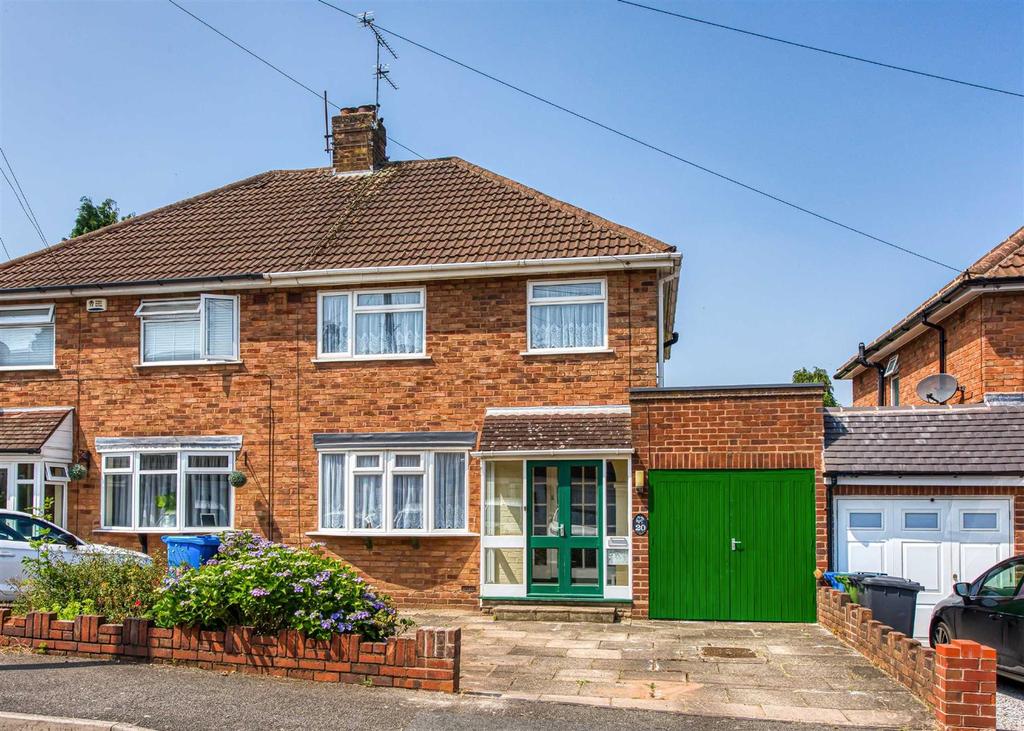 20 Ladywell Close, Wombourne, Wolverhampton 3 bed semidetached house
