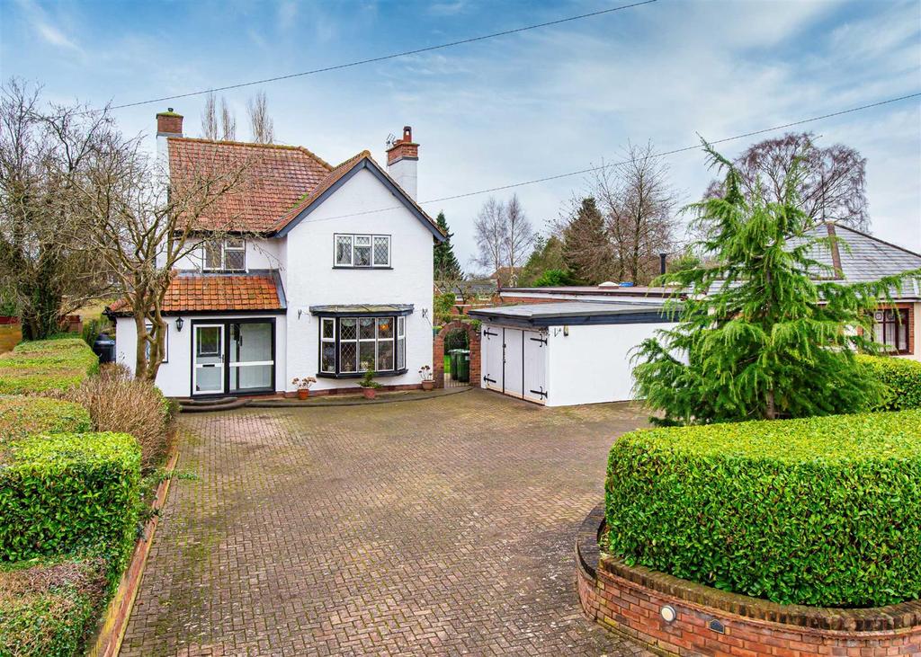 23 Mount Road, Wombourne, Wolverhampton 3 bed detached house for sale £595,000