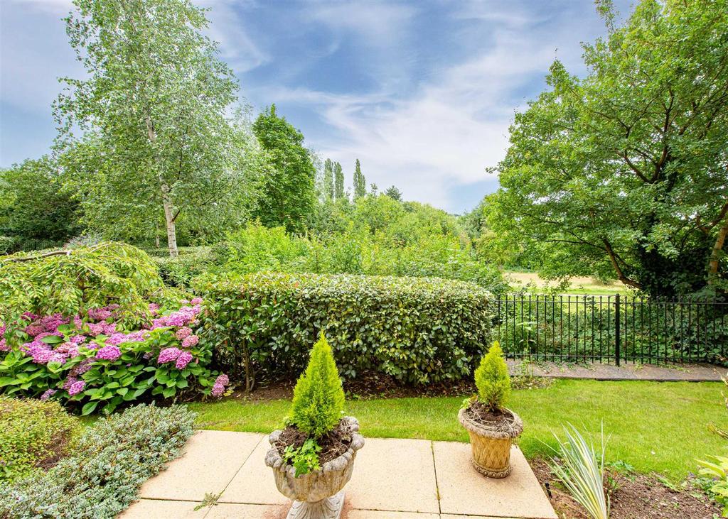 9 Wombrook Court, Walk Lane... 2 bed apartment £249,950