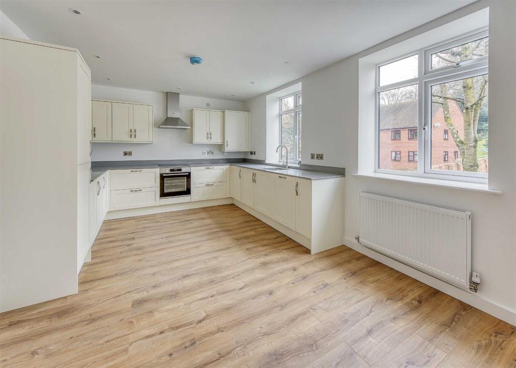 6 Thorsten House, Rees Drive, Wombourne, Wolverhampton 2 bed apartment