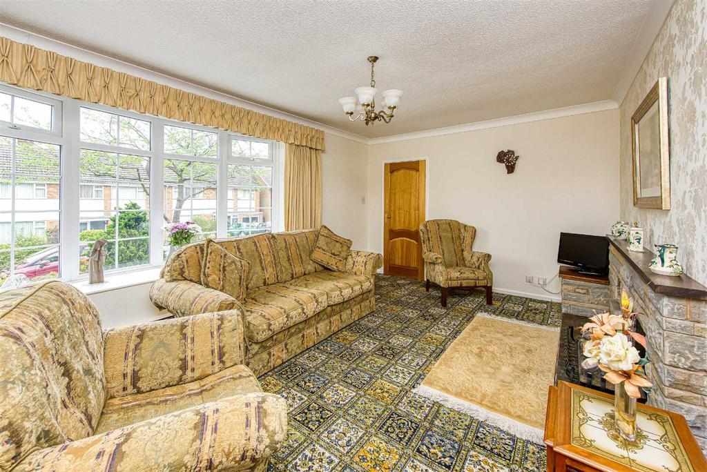 17 Lea Manor Drive, Penn, Wolverhampton 5 bed detached house £439,950