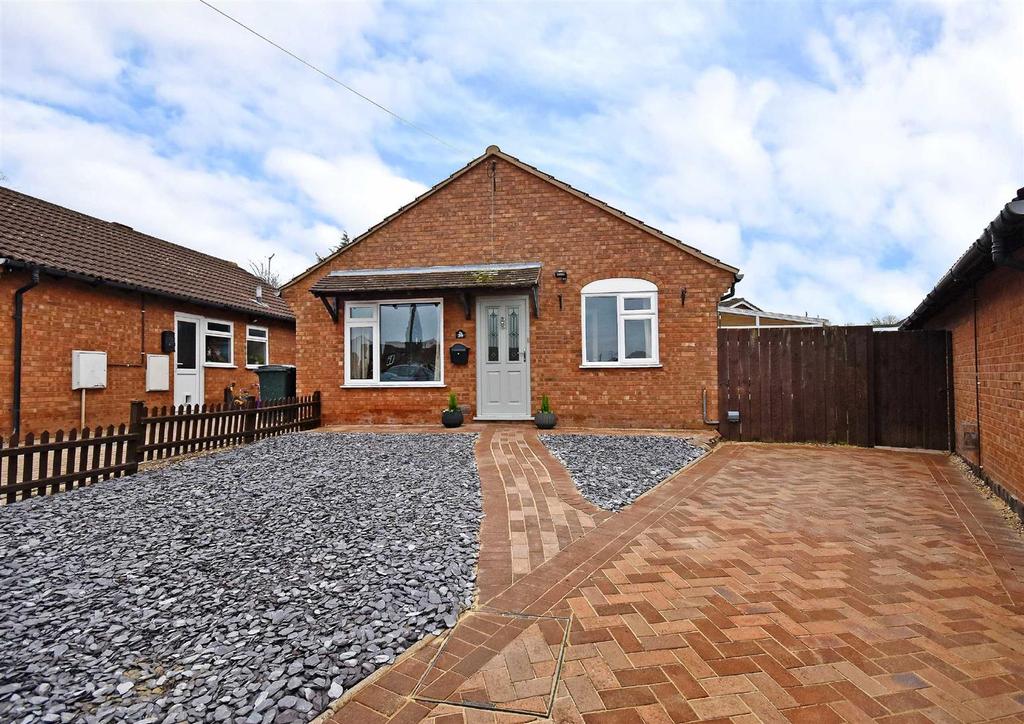 39 Hook Farm Road, Bridgnorth 2 bed detached bungalow £245,000