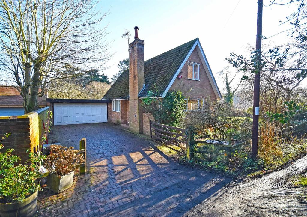 The Paddock, Danesford, Bridgnorth 3 bed detached bungalow £435,000