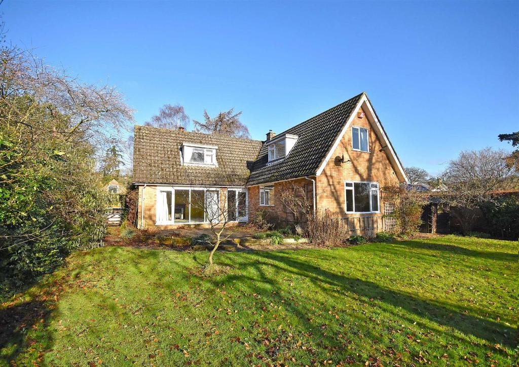 The Paddock, Danesford, Bridgnorth 3 bed detached bungalow £435,000