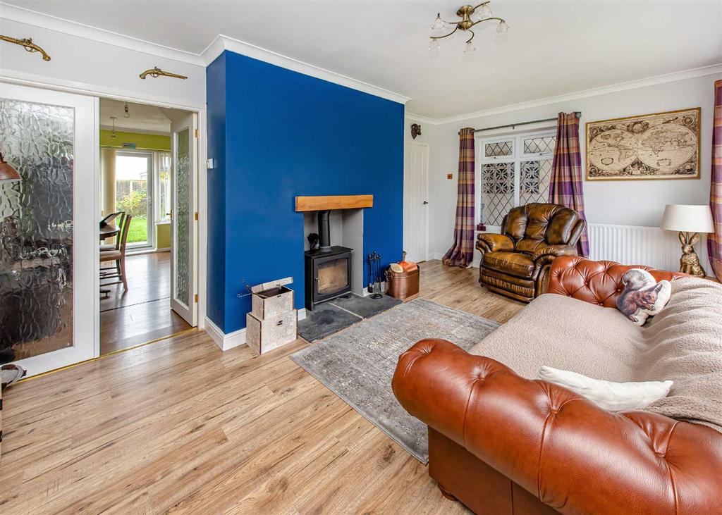 36 Wombourne Road, Swindon, Dudley 3 bed semidetached house £275,000