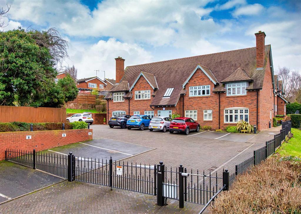 11 Windmill Fold, Wombourne... 2 bed apartment £235,000
