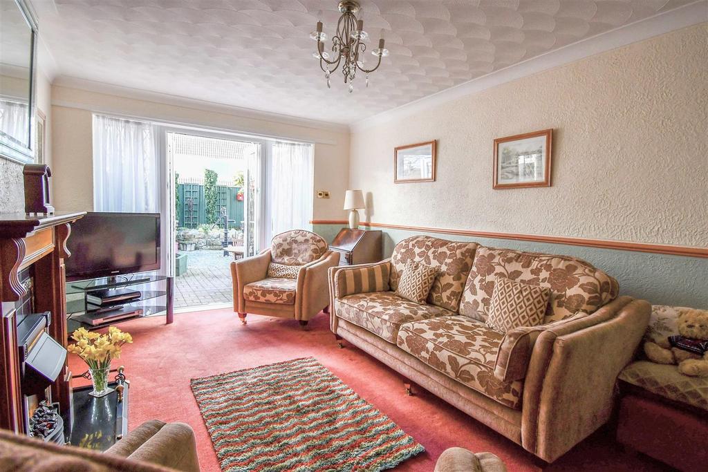 Beech Close, Sproatley, Hull 2 bed semidetached bungalow £190,000