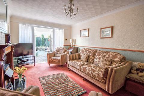 9 Beech Close, Sproatley, Hull, HU11 4XB