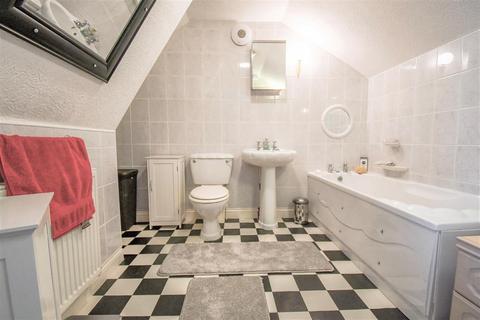 9 Beech Close, Sproatley, Hull, HU11 4XB