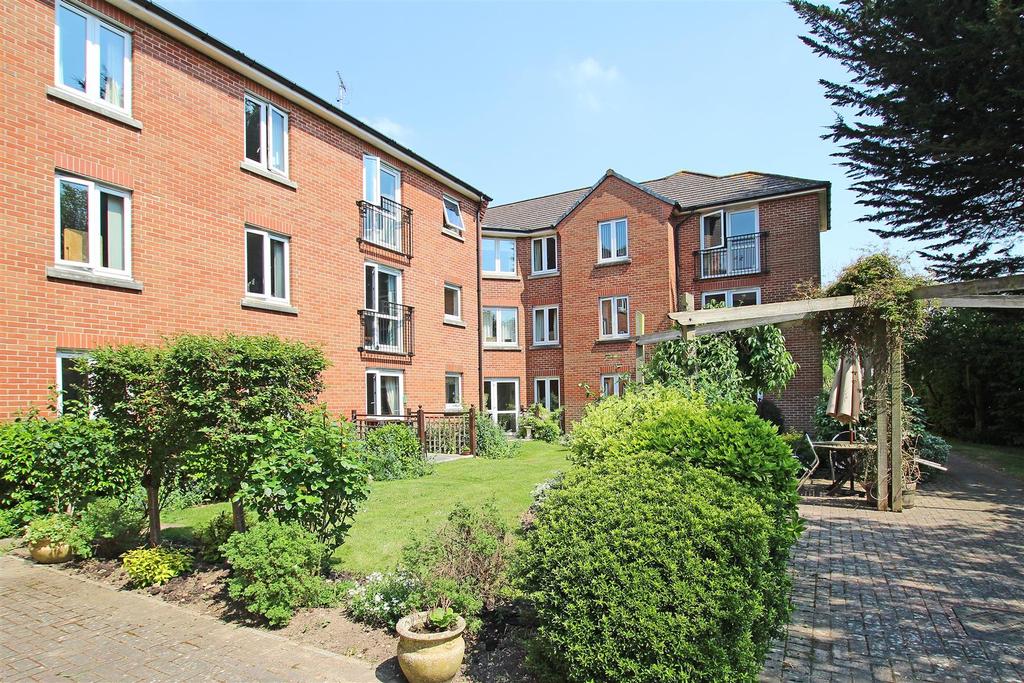 Byron Court, Chichester 1 bed retirement property for sale £149,950