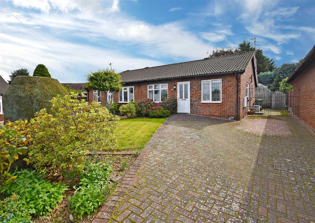 67 Hook Farm Road, Bridgnorth 2 bed semidetached bungalow £220,000