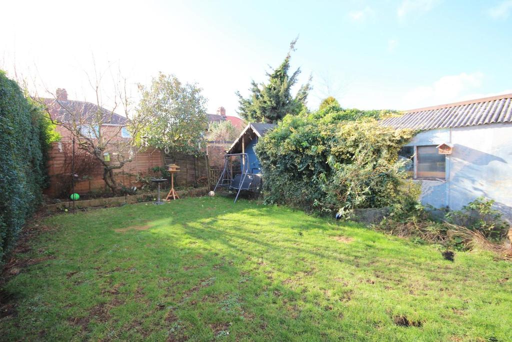 Asterley Drive, Middlesbrough 5 bed semidetached house £180,000